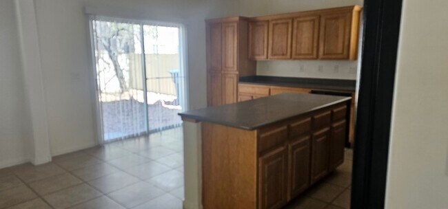 Foto del edificio - Beautiful Spacious 3 Bedroom Home for Rent