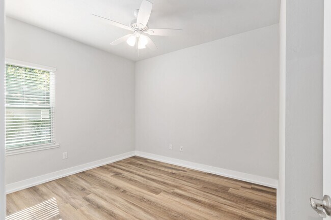 Foto del edificio - 3 Bedroom, 2 Bathroom Home – Downtown Gainesville