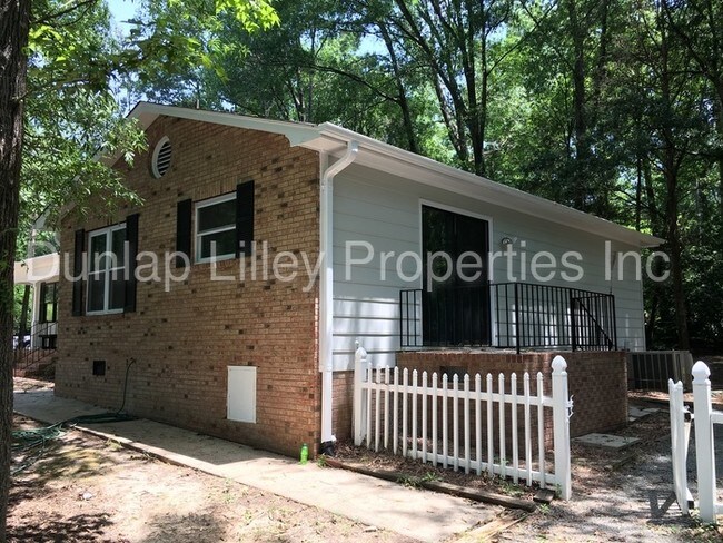 Building Photo - 2504 Booker Creek Rd
