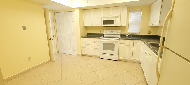 Foto del edificio - 6080 Ambertree Ln