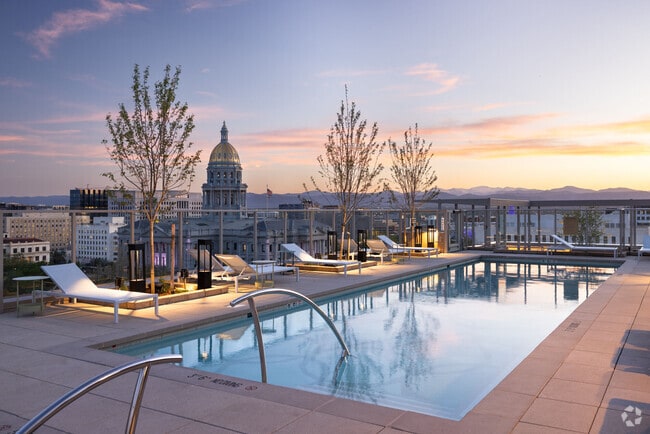 Building Photo - NOVEL Uptown by Crescent Communities