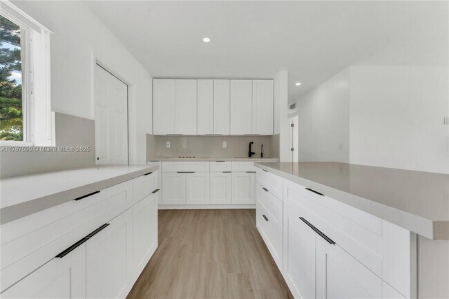 Foto del edificio - 2851 SW 66th Terrace