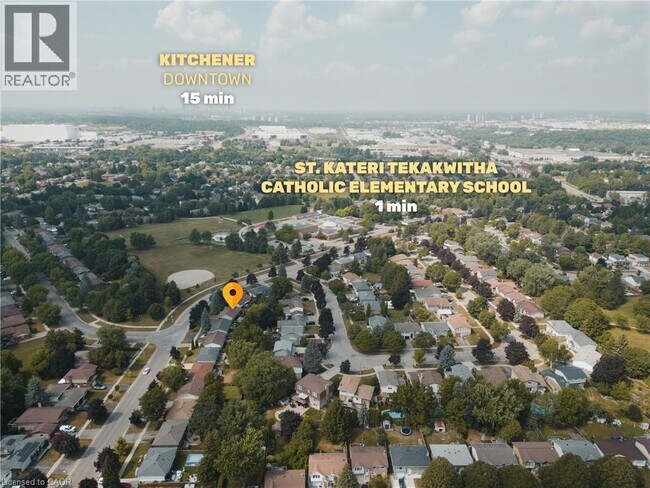 Photo du bâtiment - 595 Pioneer Dr