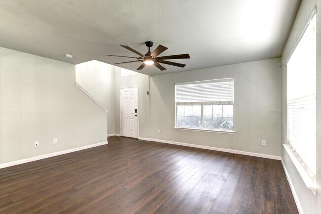 Foto del edificio - 8609 Muir Dr