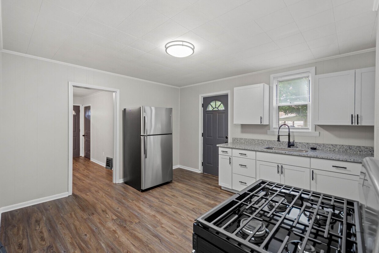 Primary Photo - 2 Bedroom House in Whitaker available NOW!