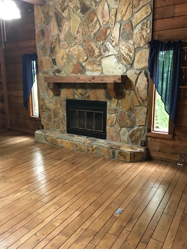 Building Photo - 25 Eagles Nest Ln
