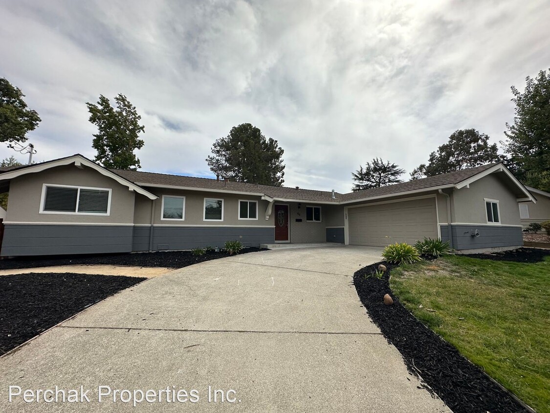 Foto principal - 4 br, 2 bath House - 49 San Carlos Ct.