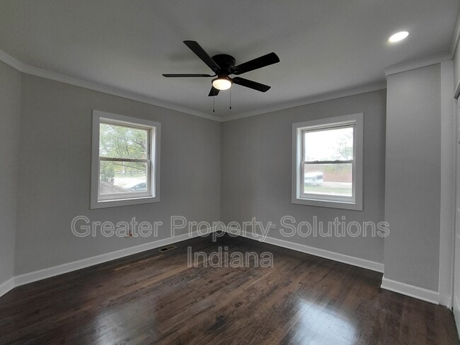 Building Photo - 9605 Kennedy Ave