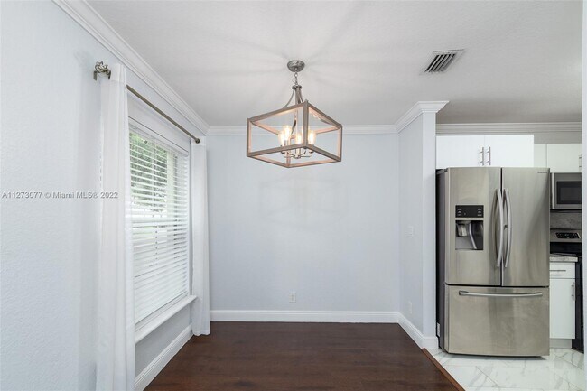 Foto del edificio - 10023 SW 24th St