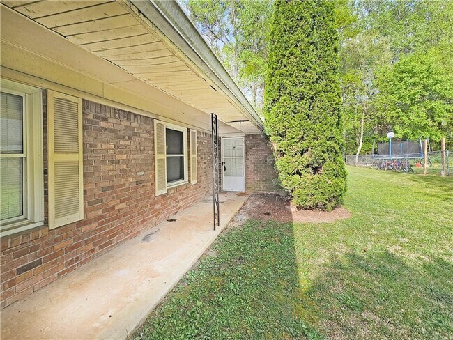 Foto del edificio - 802 Wilson Cir SW