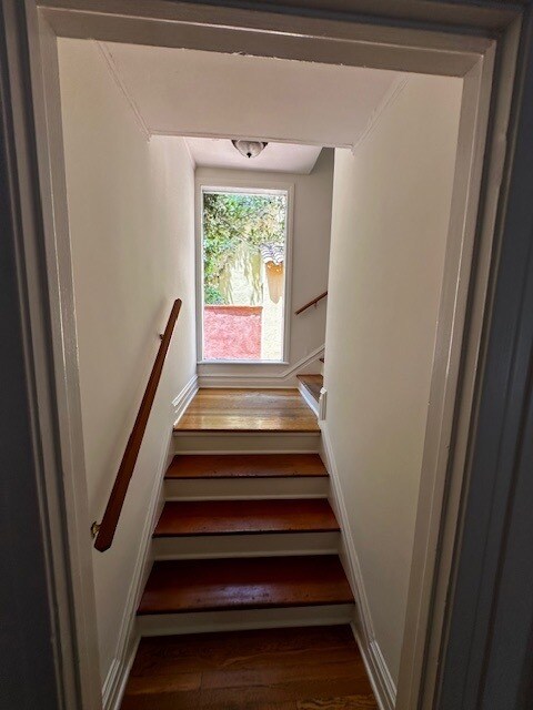 Foto del edificio - 2046 N Highland Ave