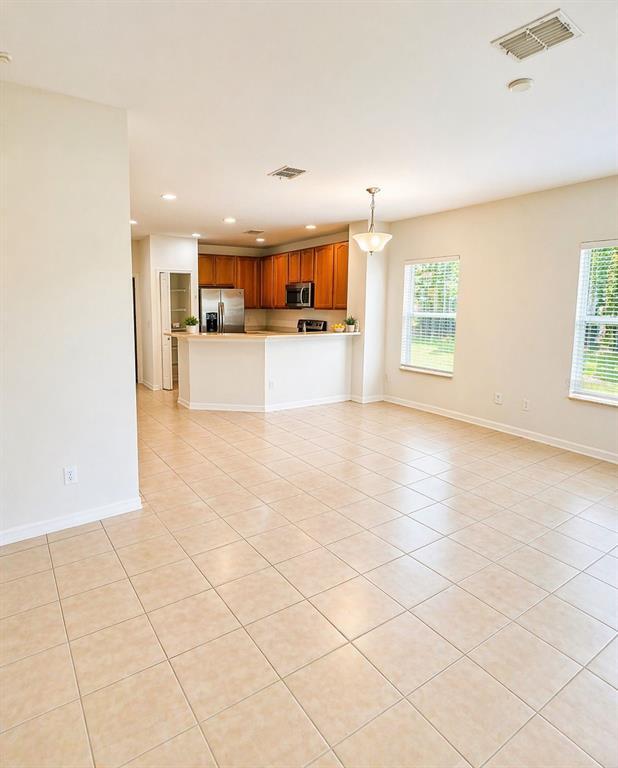 Foto del edificio - 9349 Jasmine Flower Ln