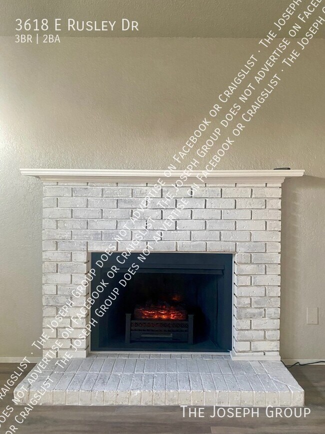 Building Photo - 3618 E Rusley Dr