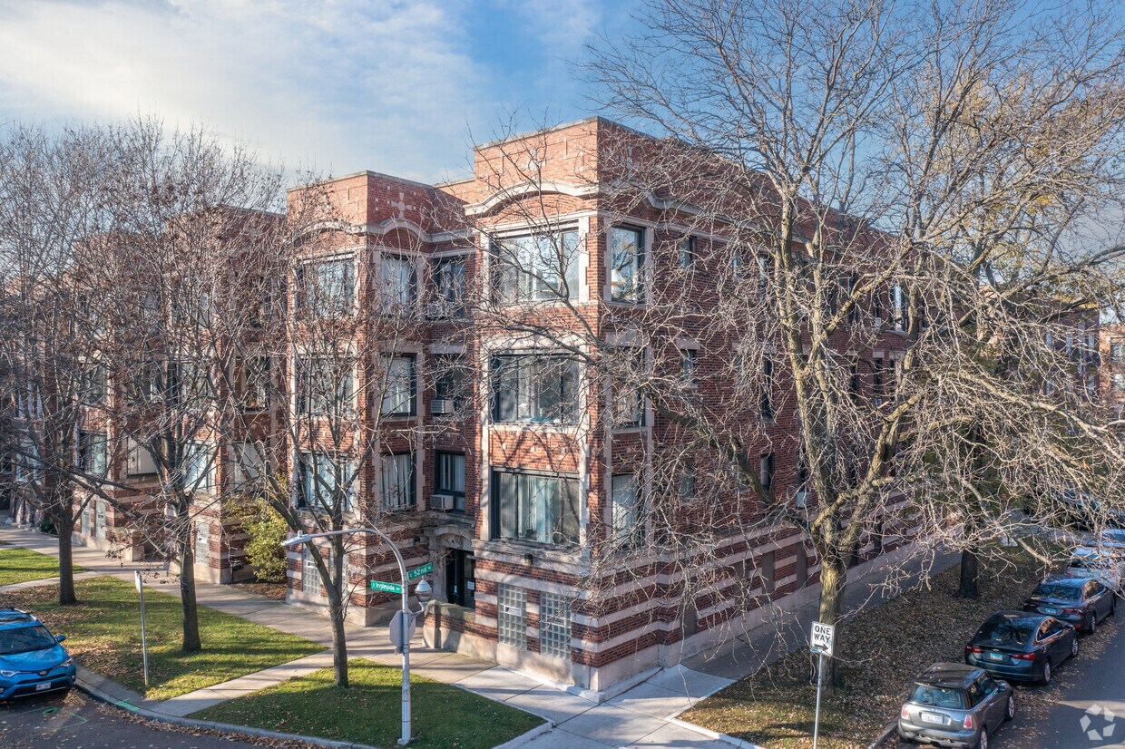 Foto principal - 5200-5208 S Ingleside Ave