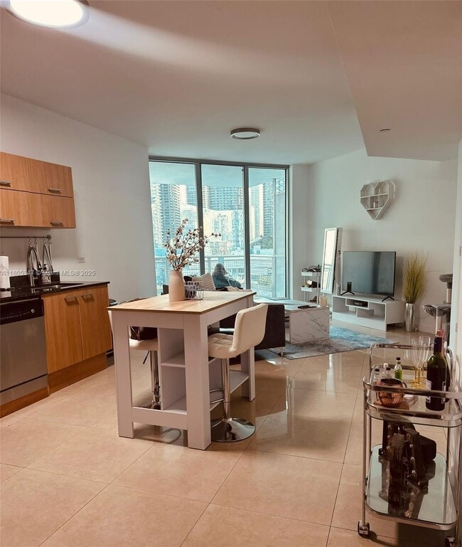 Foto del edificio - 350 S Miami Ave