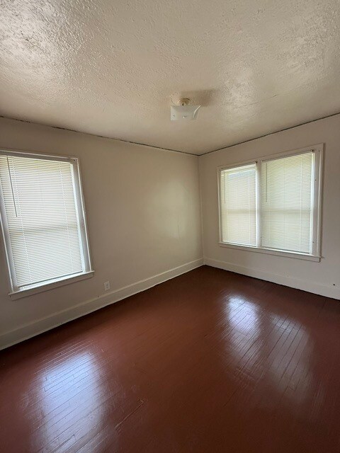 Foto del edificio - 3244 Tuxedo St