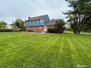 Building Photo - 890 Daniels Farm Rd