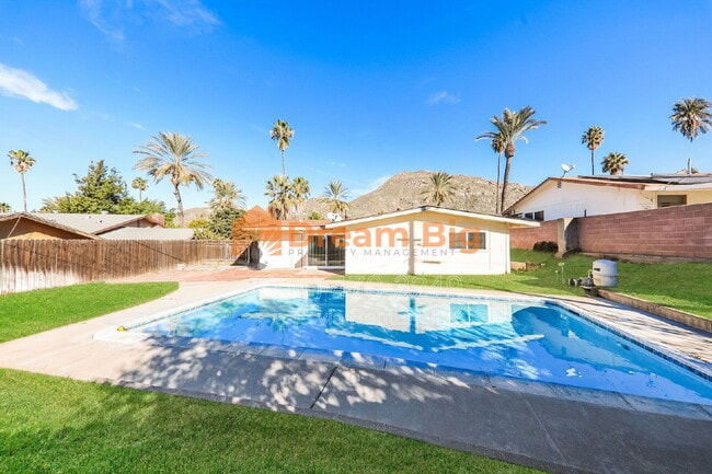 Photo - 652 Massachusetts Ave House