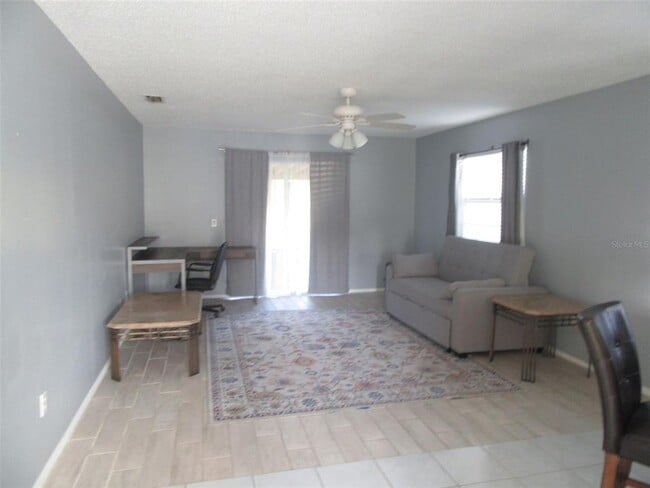 Foto del edificio - 264 Camillia Ln