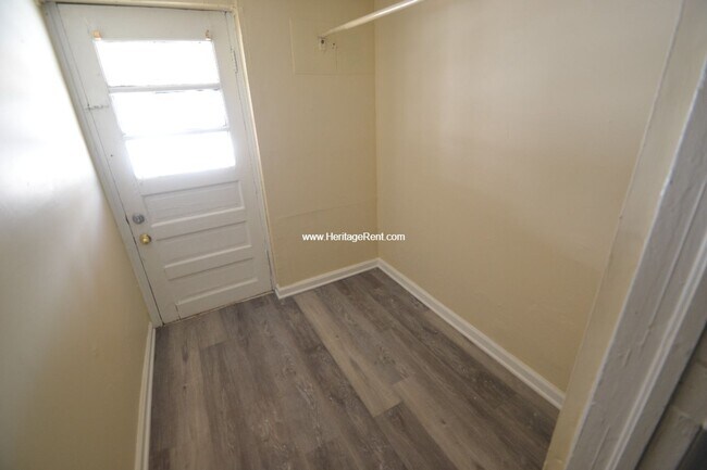 Foto del edificio - Great Ranch with Large Garage and Central Air