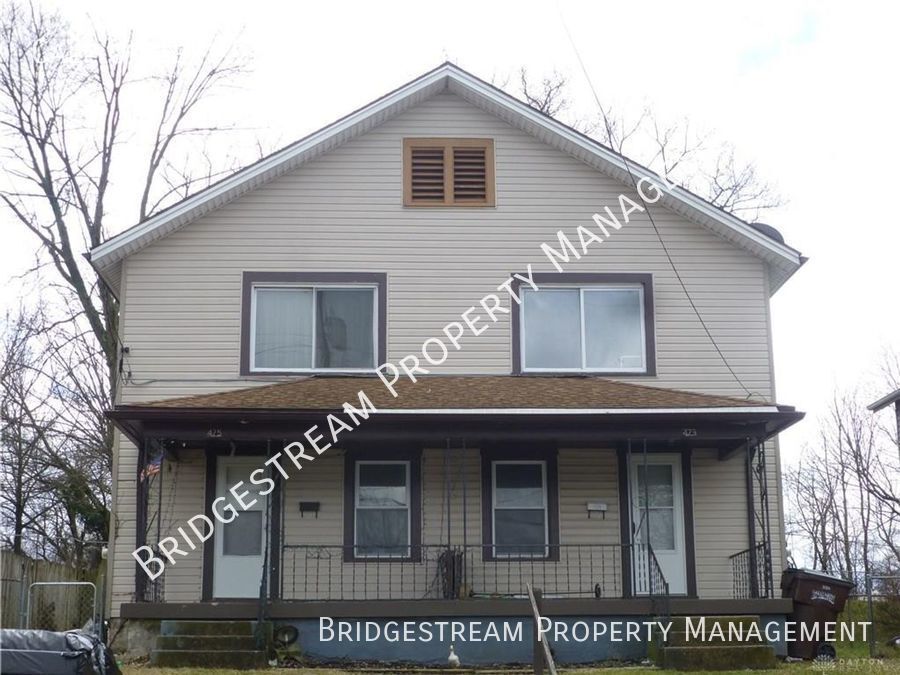 Primary Photo - Spacious 2 bed, 1 bath duplex with basment...
