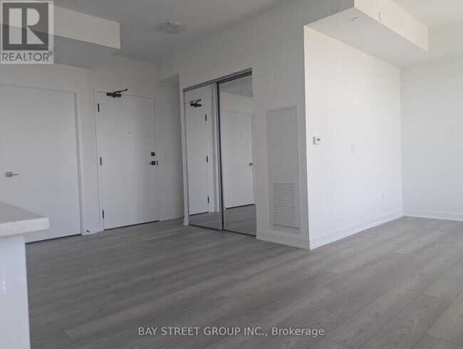 Photo du bâtiment - 474-1474 Caldari Rd