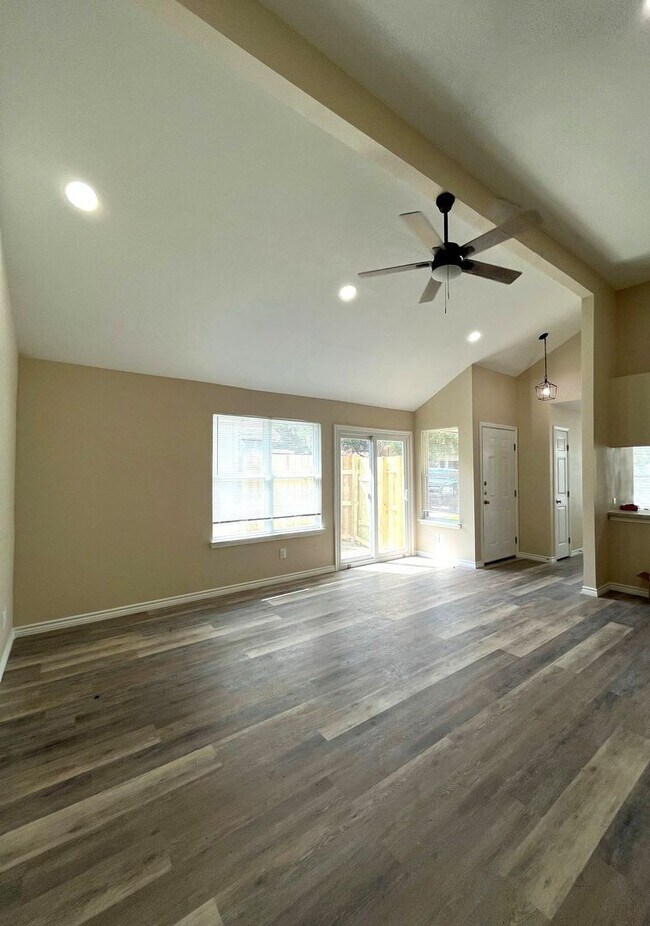 Building Photo - 3830 Candlestone Dr