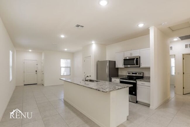 Foto del edificio - 35327 W San Capistrano Ave