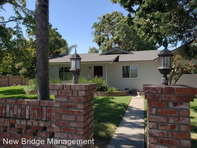 Building Photo - 4 br, 2 bath House - 2301 Bangs Ave