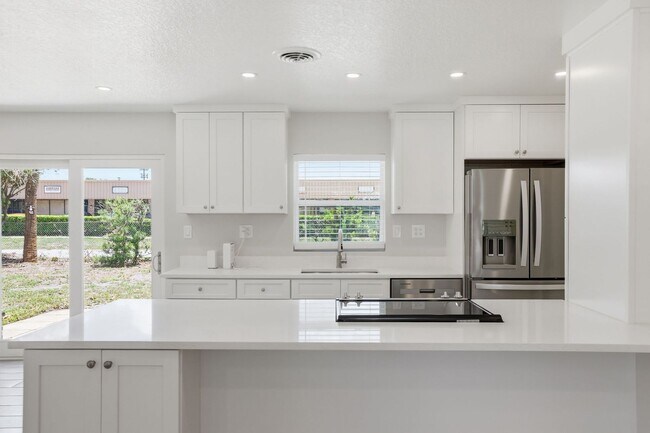 Foto del edificio - Remodeled SODO Home Available Now