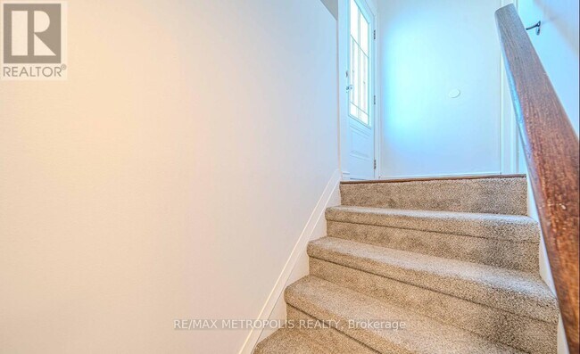 Building Photo - 378 Daytona Ct