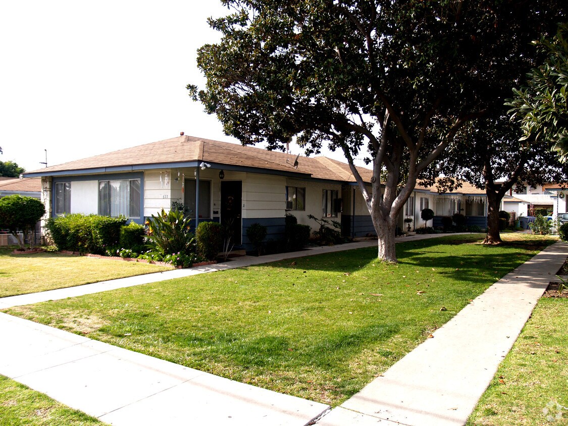 Primary Photo - 611-619 N Walnut Ave