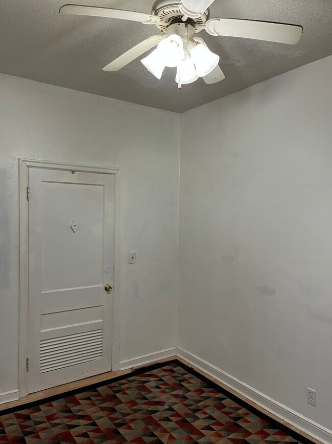 Foto del edificio - 115 1st St W