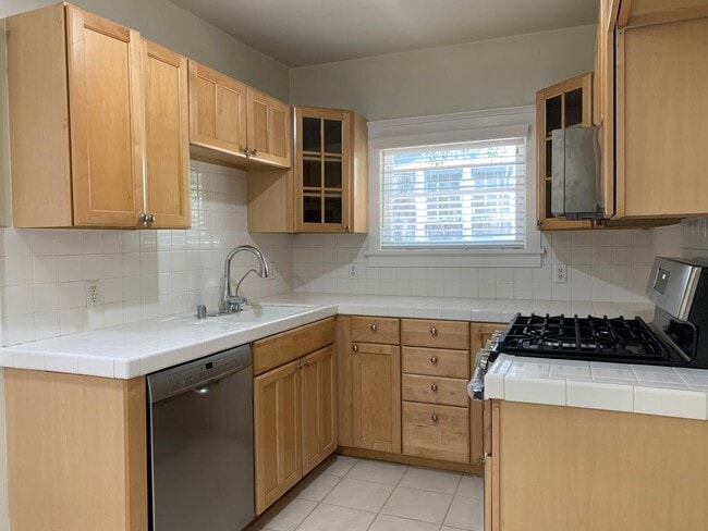 Building Photo - Diamond Duplex