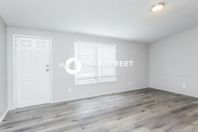 Building Photo - 3 Bedroom Pet-Friendly Home in Hillsborough, NC with Main Street Renewal