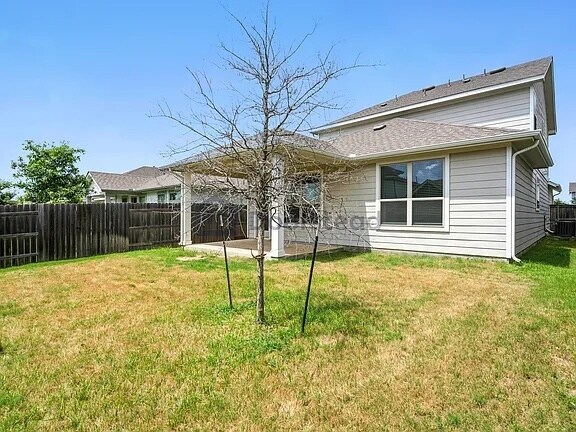 Foto del edificio - 8207 Cottage Rose Dr