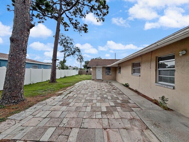 Foto del edificio - 3122 Green Acres Ave
