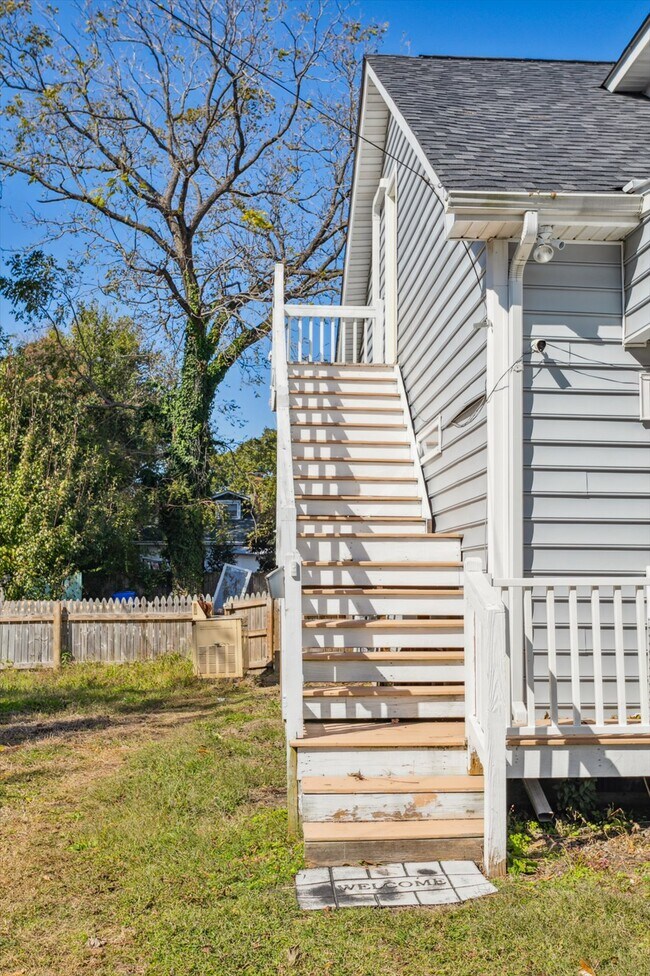 411 Chesapeake Ave Unit 1, Newport News, VA 23607 Apartments at 411