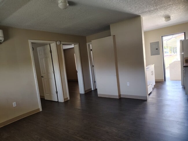 Building Photo - 550 S John Young Pkwy