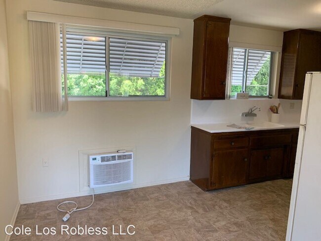 Building Photo - 475 S Los Robles Ave