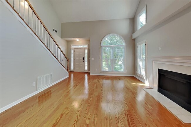 Building Photo - 145 Riversong Dr