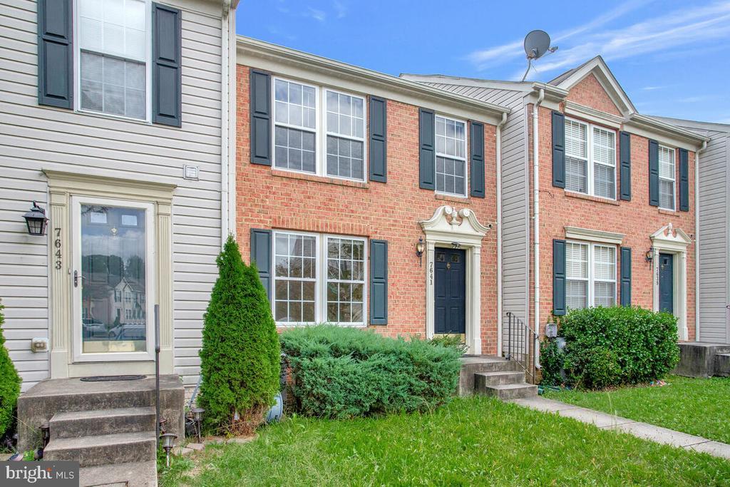 Foto principal - 7641 Fairbrook Rd