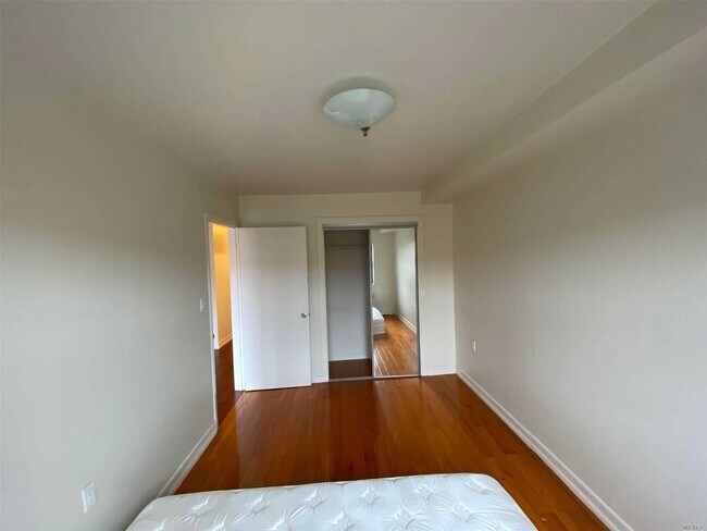 Foto del edificio - 3432 10th St