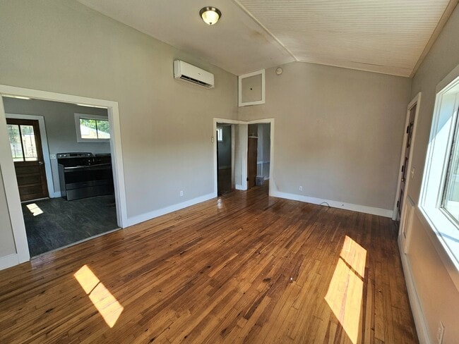 Foto del edificio - 2109 Anderson Ave