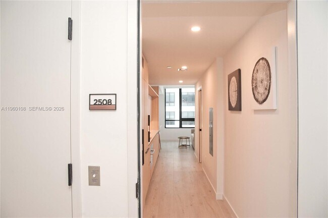 Foto del edificio - 225 N Miami Ave