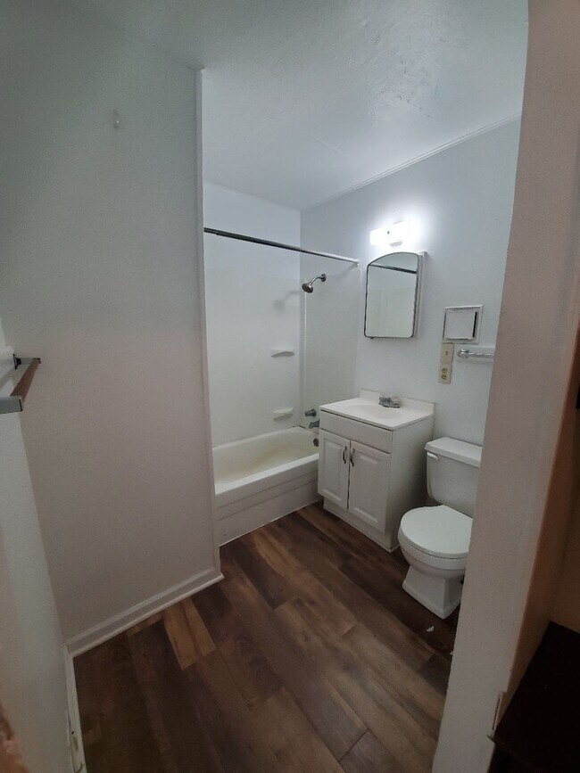 Building Photo - 3205 N 45th St