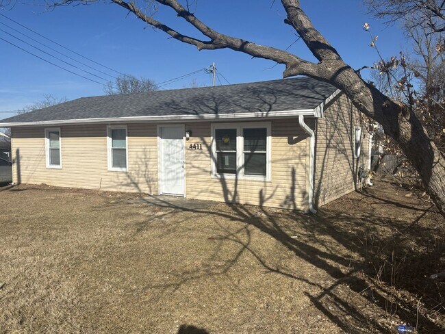 Foto del edificio - Beautifully Remodeled 3 Bed 1 Bath House