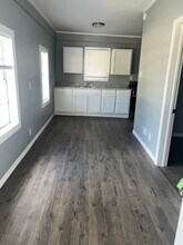 Building Photo - 509 E Kenedy Ave