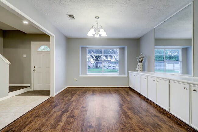 Foto del edificio - 12346 Huntington Venture Dr