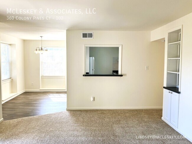 Building Photo - Colony Pines Apartments